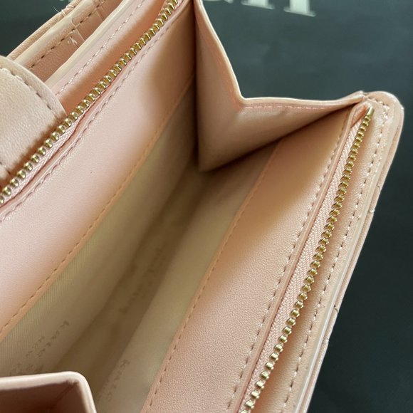 Carey Medium Compartment Bifold Wallet - Picture 3 of 5